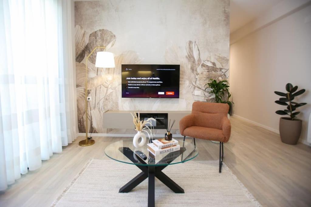 Taushani Apartment, Апартаменты