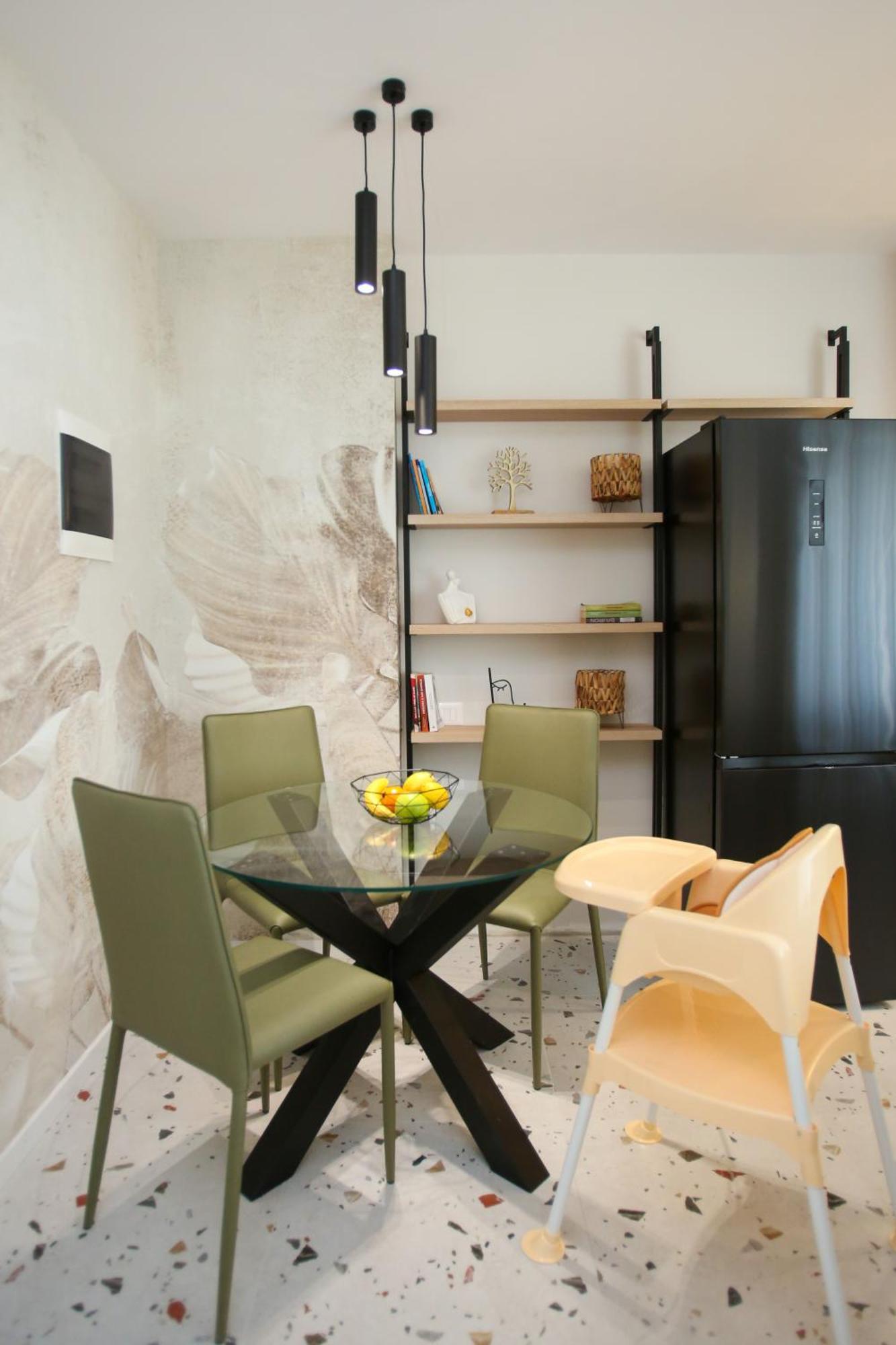 Taushani Apartment, Apartment