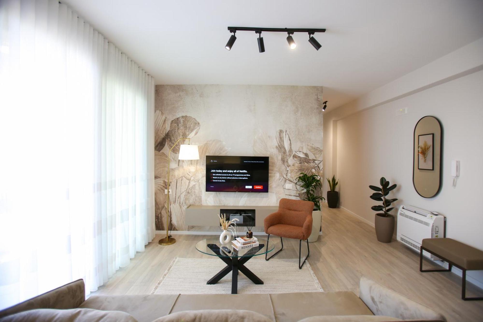 Taushani Apartment, * Vlore