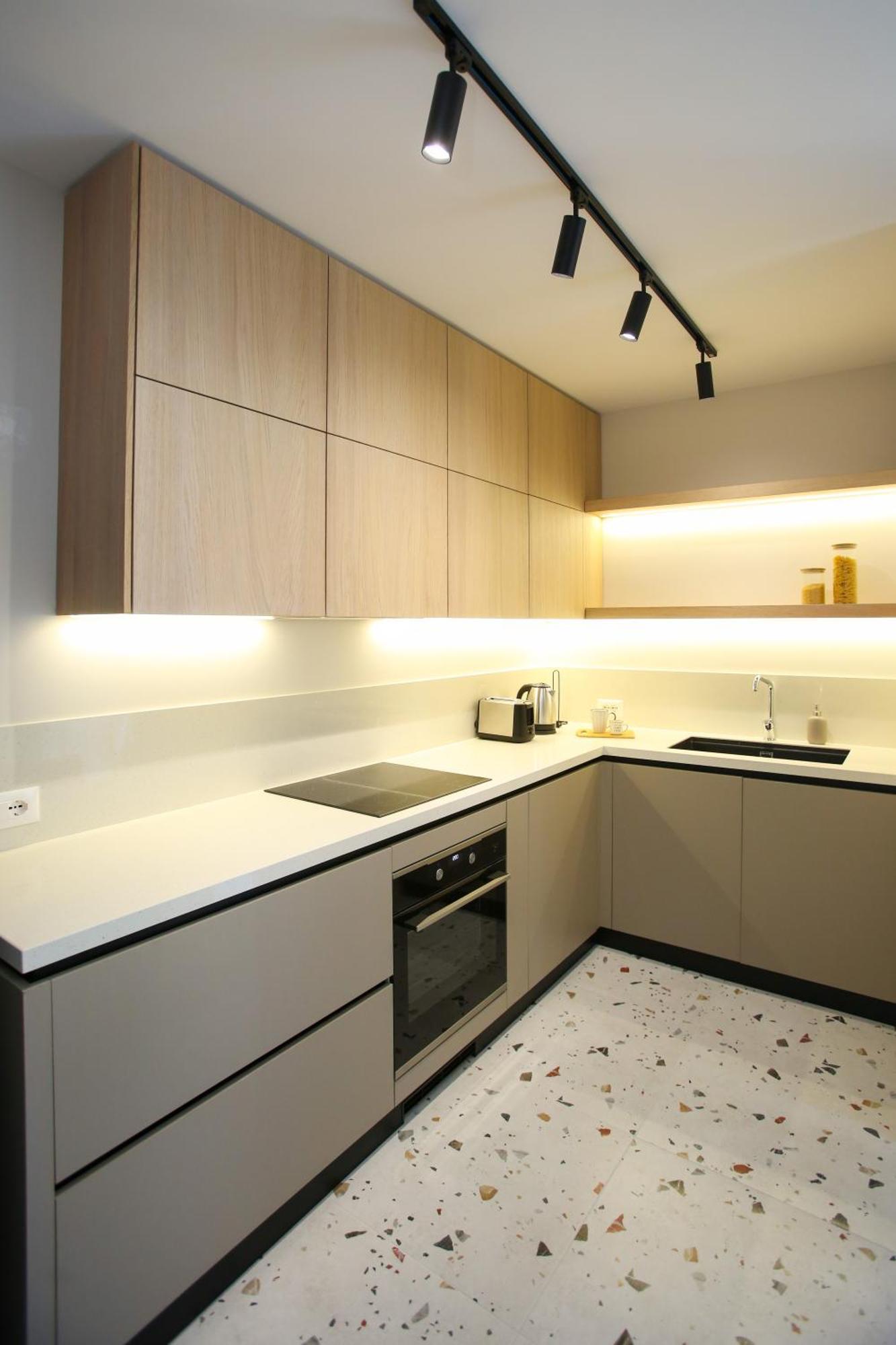 Taushani Apartment, Apartment