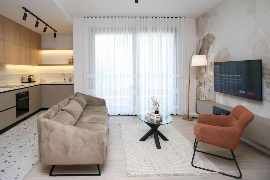 Taushani Apartment, * Vlore
