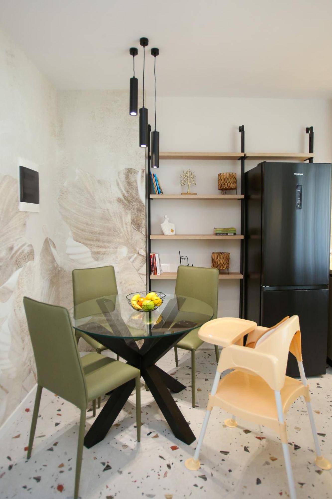 Taushani Apartment, *