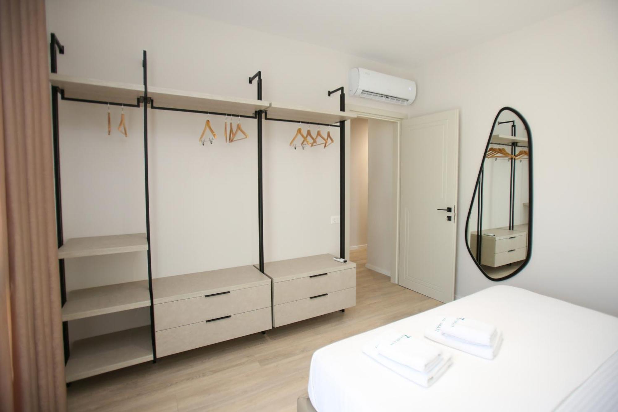 Taushani Apartment, Apartamento